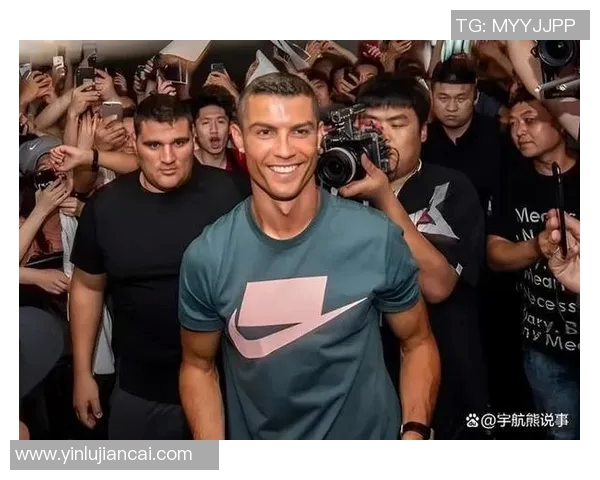 足球明星赛聚焦C罗精彩表现球迷热情高涨共庆足球盛宴